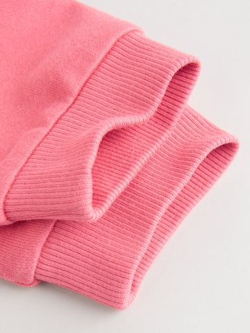 sarkans Next Komplekts