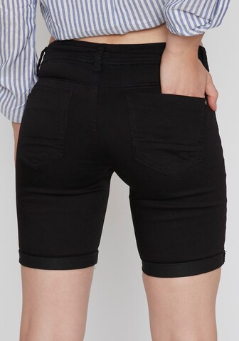 Hailys Slimfit Shorts in Schwarz