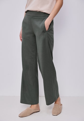 STREET ONE Wide leg Pants in Green: front