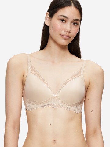TRIUMPH T-shirt Bra 'Amourette Charm' in White: front