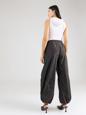 WEEKDAY Tapered Broek in Zwart