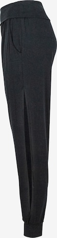 Jaya Tapered Workout Pants in Black