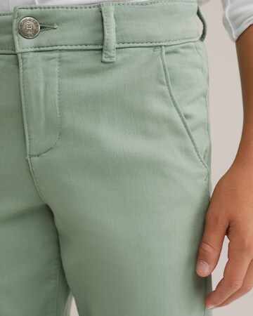 WE Fashion Slim fit Trousers in Green