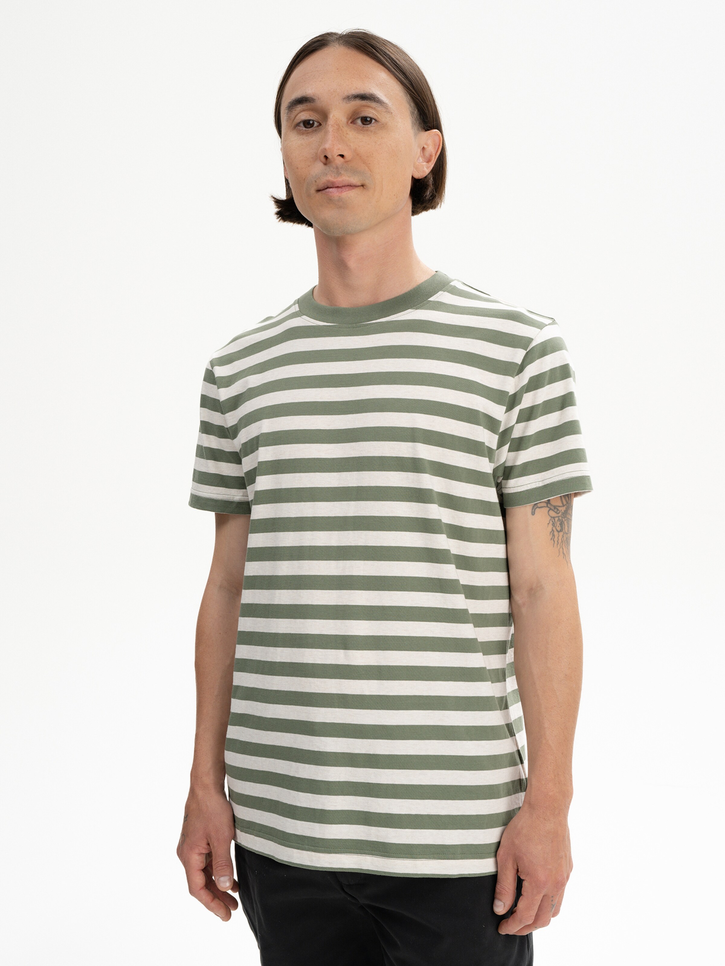 Maglietta 'AVAN' di MELA in verde: frontale