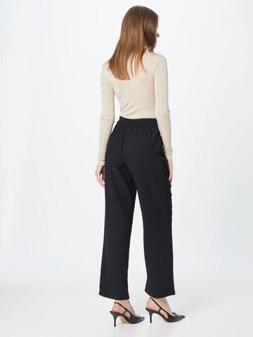 PIECES Regular Pleat-Front Pants 'NOLDANA' in Black