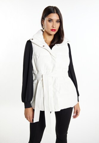 faina Vest in White: front