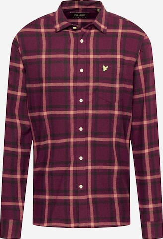 Lyle & Scott Button Up Shirt in Red: front