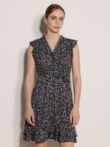 Robe Apricot en violet : devant