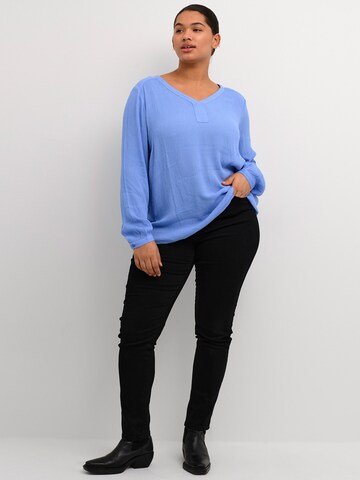 KAFFE CURVE - Blusa 'Ami' em azul