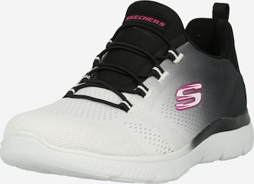 Baskets basses SKECHERS en noir : devant