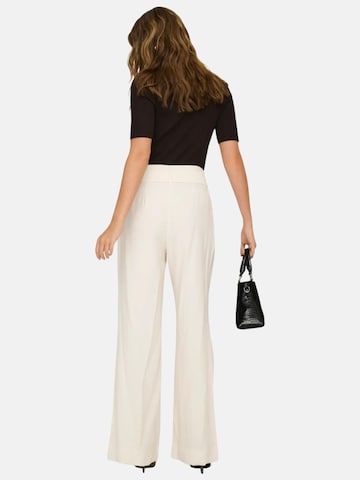 ONLY Wide leg Broek 'ONLY ONLTILA LIFE HW BELT WIDE PANGT TLR PANTALONE' in Wit