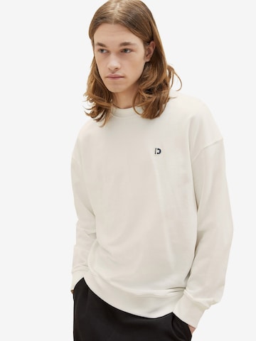 TOM TAILORSweater majica - bijela boja: prednji dio