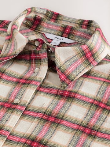 Next Pusero värissä vaaleanpunainen