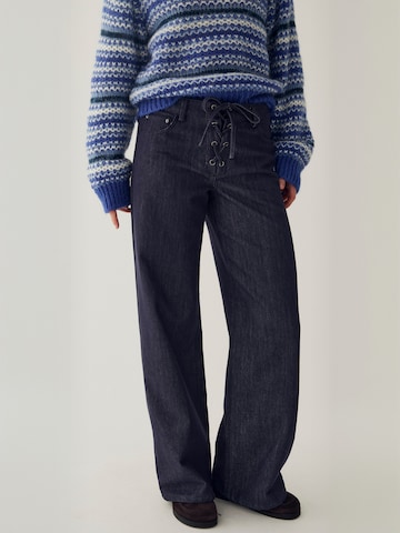 Noella Regular Jeans ' N-Mickey ' in Blau: Vorderseite