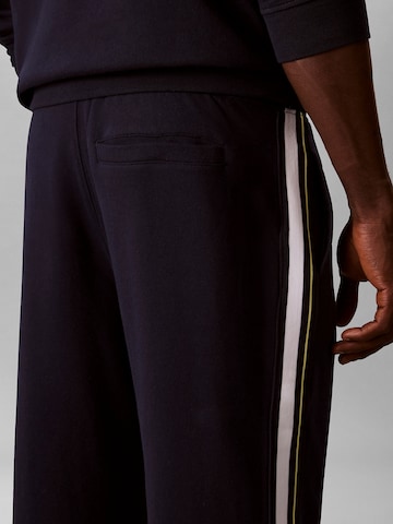 Calvin Klein Tapered Hose in Blau