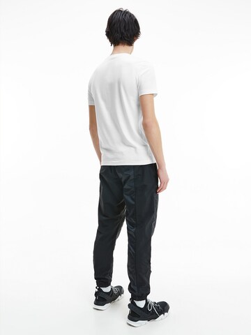 Calvin Klein Jeans Klasický střih Tričko – bílá