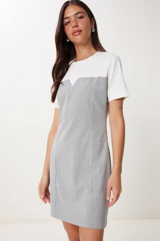 Rochie de la Happiness İstanbul pe gri