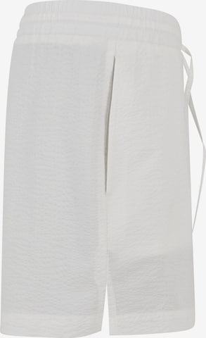 Regular Pantalon 'Seersucker' Urban Classics en blanc