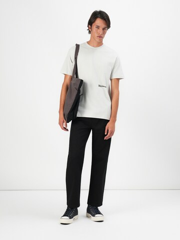 T-Shirt 'ESSENTIAL' KARL LAGERFELD JEANS en gris