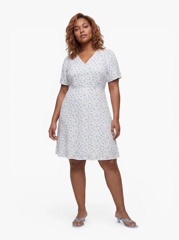 Robe 'CAREVIDA' ONLY Carmakoma en blanc : devant