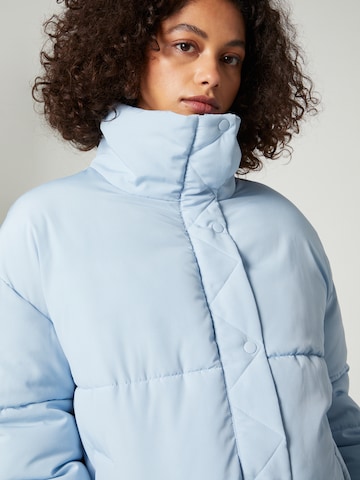 LENI KLUM x ABOUT YOU Between-Season Jacket 'Mary' in Blue