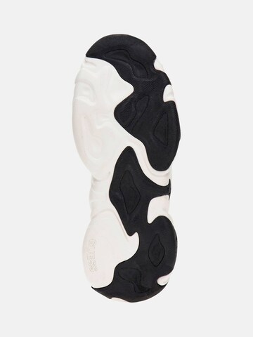 GUESS Sneaker 'Cesi' in Weiß