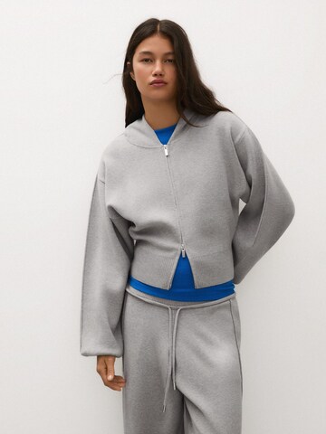 Bershka Knit cardigan in Grey: front