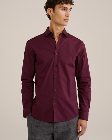 WE Fashion - Ajuste estrecho Camisa en rojo: frente
