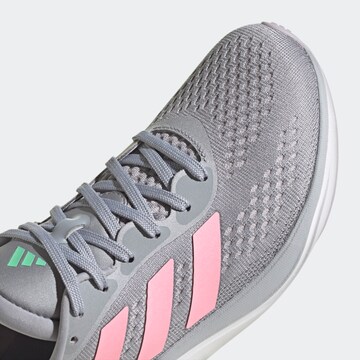 ADIDAS PERFORMANCE - Sapatilha de corrida 'Supernova 2.0' em cinzento