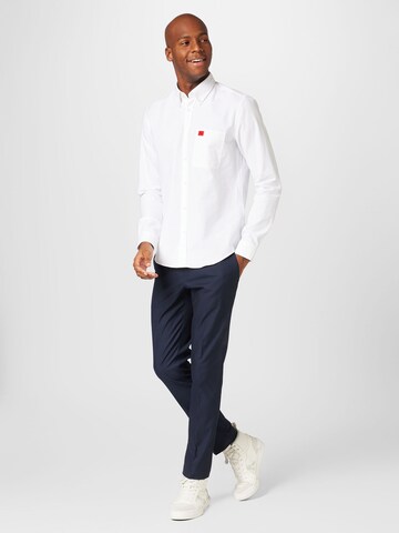 Coupe slim Chemise 'Evito' HUGO en blanc