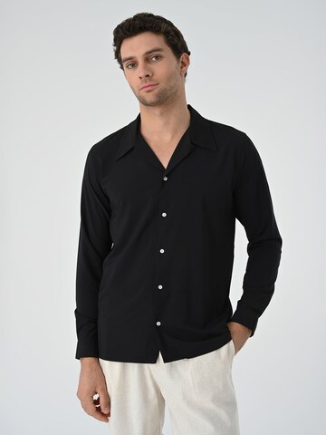 Antioch Regular Fit Hemd in Schwarz: Vorderseite