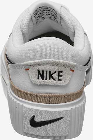 Baskets basses 'COURT LEGACY LIFT' Nike Sportswear en blanc