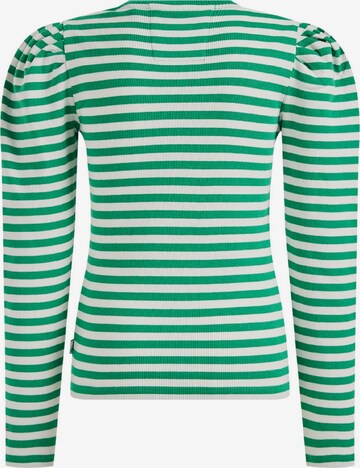 Tricou de la WE Fashion pe verde