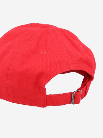 Casquette 'H86' Nike Sportswear en rouge