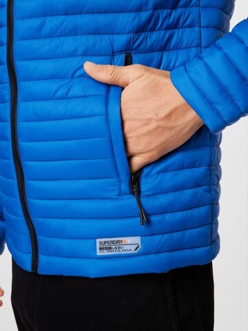 Superdry Prechodná bunda 'Fuji' - Modrá