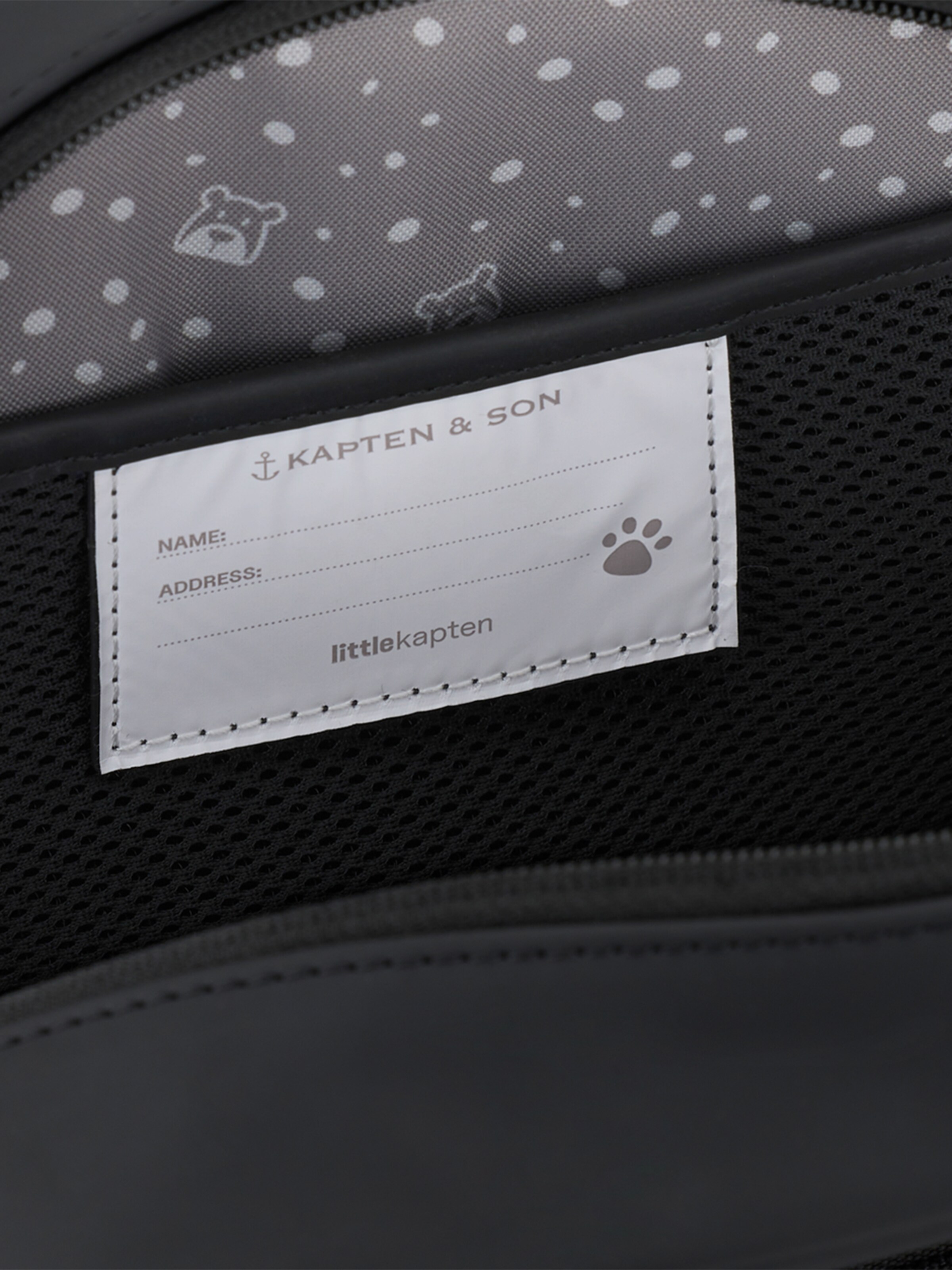 Rucsac 'BERGEN' de la Kapten & Son pe negru