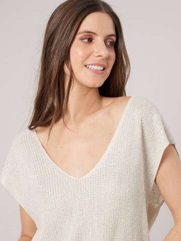 Deeluxe Pullover‌‌‌‌‌‌‌‌‌ in Beige