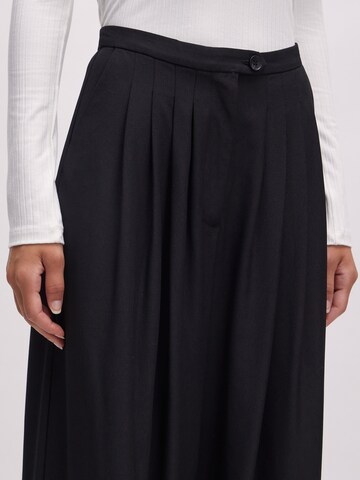 EDITED Loose fit Trousers 'Sandy' in Black
