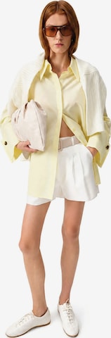 Touché Privé - Camiseta 'Poplin Shirt With Wide Cuff' en amarillo: frente