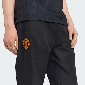 ADIDAS PERFORMANCE - Slimfit Pantalón deportivo 'Manchester United Stadium' en negro