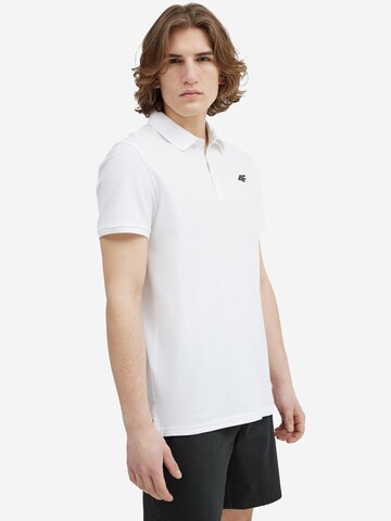 4F - Camisa funcionais em branco: frente