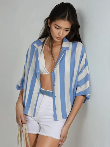 Busem - Blusa em azul