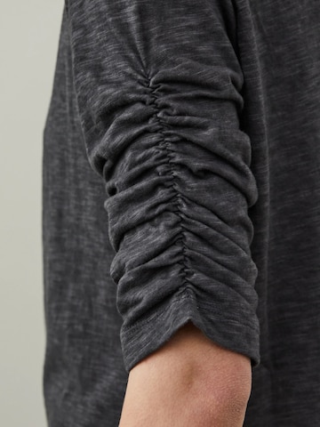 Odd Molly Overdel 'Lucille' i grå