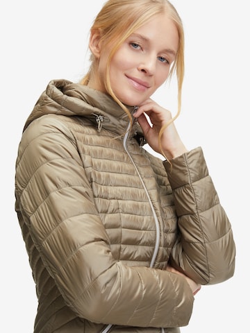 Betty Barclay Steppjacke mit abnehmbarer Kapuze in Grün