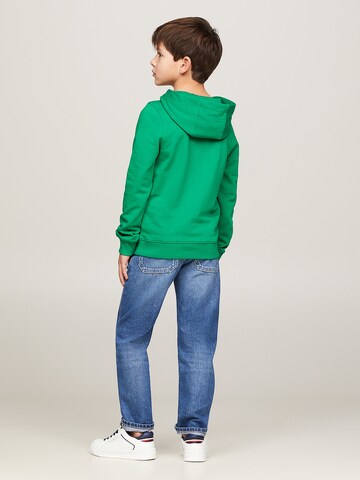 TOMMY HILFIGER Sweatshirt 'Essential' in Grün