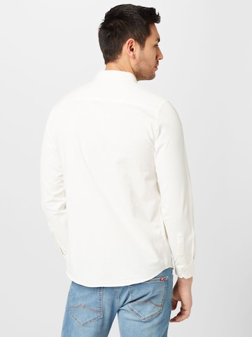 QS - Ajuste regular Camisa en blanco