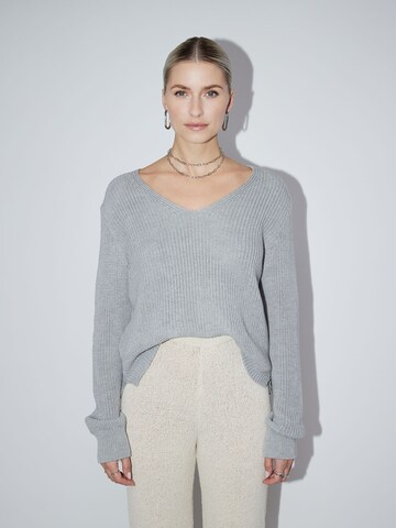 Pull-over LeGer by Lena Gercke en gris : devant