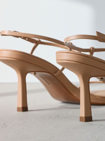 Next Sandaal in Beige