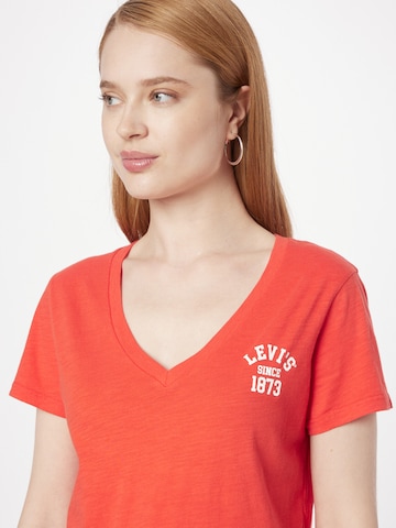 LEVI'S ® Μπλουζάκι 'Graphic Perfect Vneck' σε κόκκινο