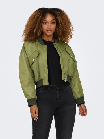 Veste mi-saison 'SVEA' ONLY en vert : devant